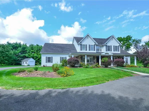 3190 Silvercrest Rd, Nazareth, PA 18064