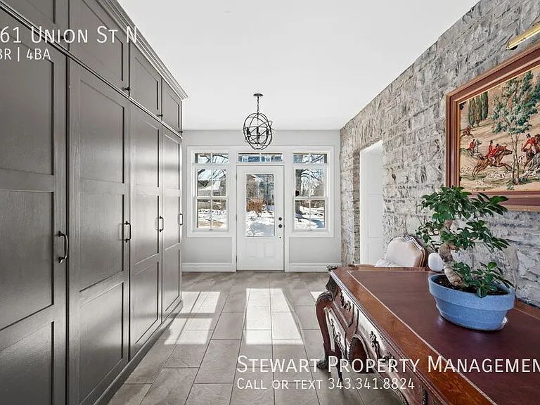 161 Union St N — Photo 14