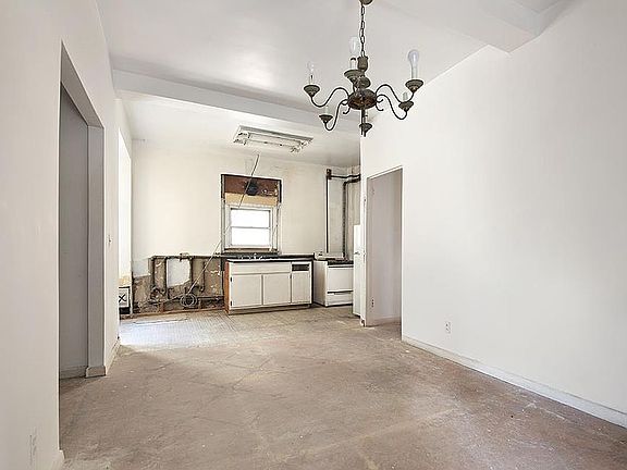 4th image of 108 E 66th St APT 5