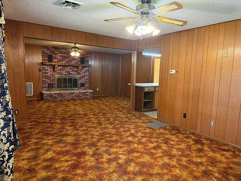 410 E Ohio St — Photo 2