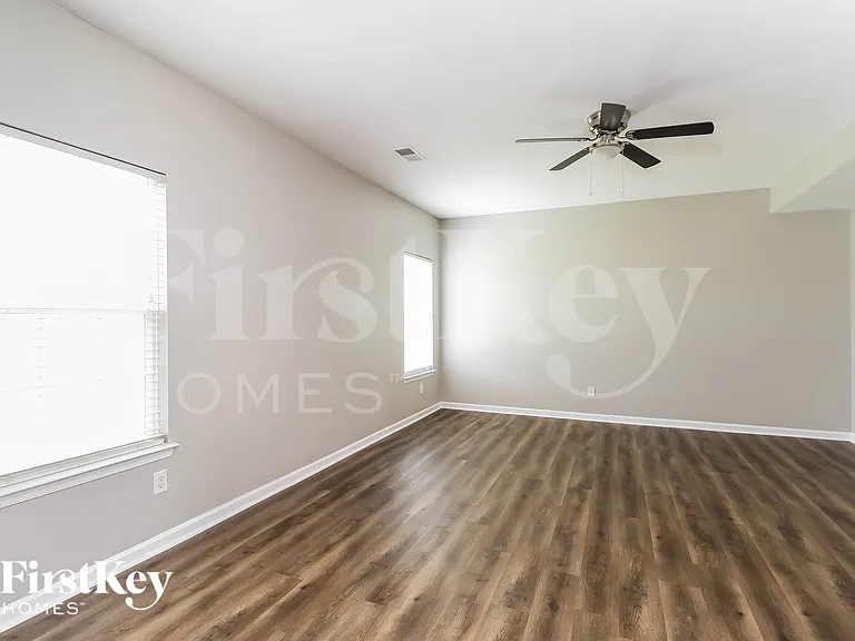4313 Roundwood Ct — Photo 3