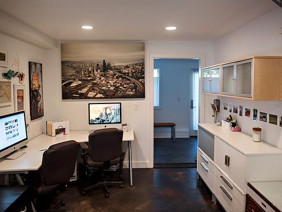 Garage can be an office or parking area