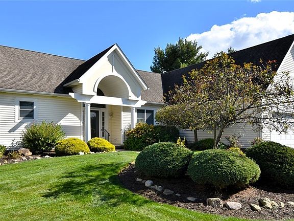 3rd image of 138 Bay Hill Dr