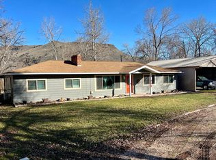 915 E Main St, John Day, OR 97845