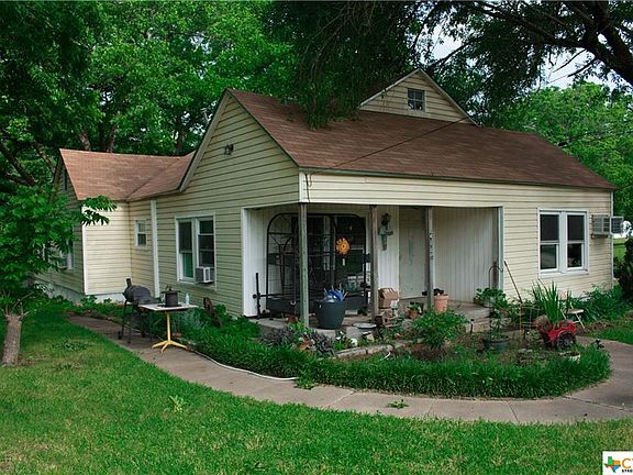 2nd image of 400 Avenue E