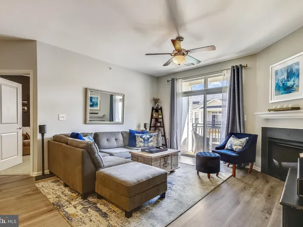 2665 Prosperity Ave APT 425, Fairfax, VA 22031