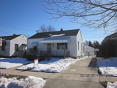 1st image of 929 Mayflower Ave