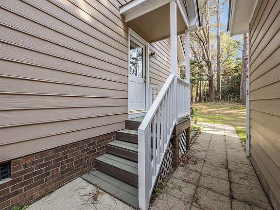 5th image of 2908 Livery Way