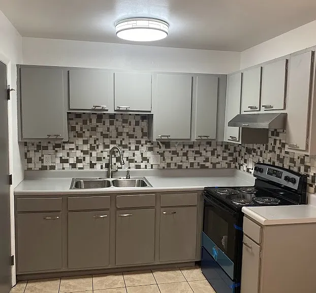 525 Bright Ave #3 — Photo 1
