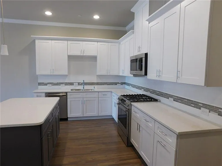 8454 Church St — Photo 6