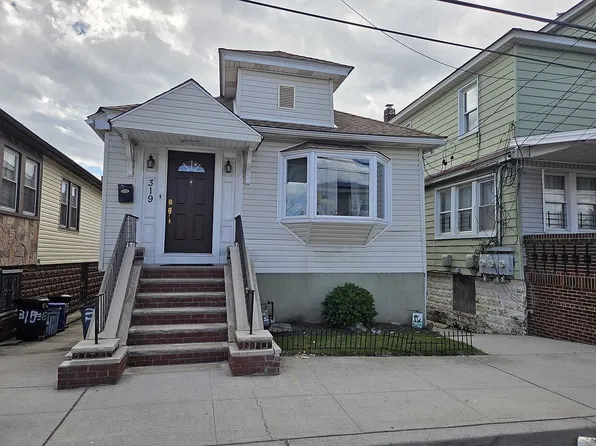 319 47th Bch, Far Rockaway, NY 11691