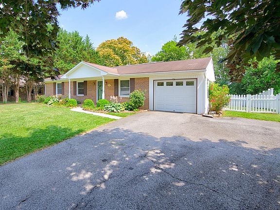 4th image of 735 Rolling Hills Dr