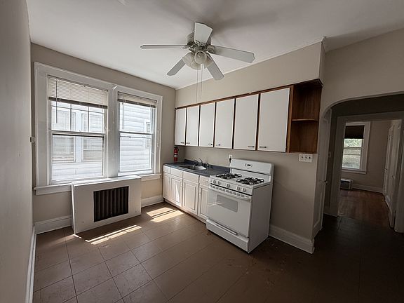5th image of 141 Hill St