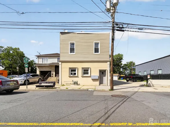 534 Roosevelt Ave, Carteret, NJ