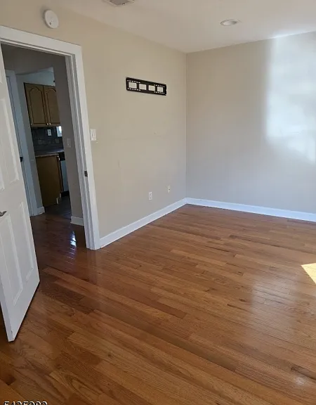 929 Adams Ave — Photo 9
