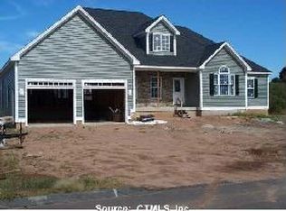 4 Congress Dr, Cromwell, CT 06416