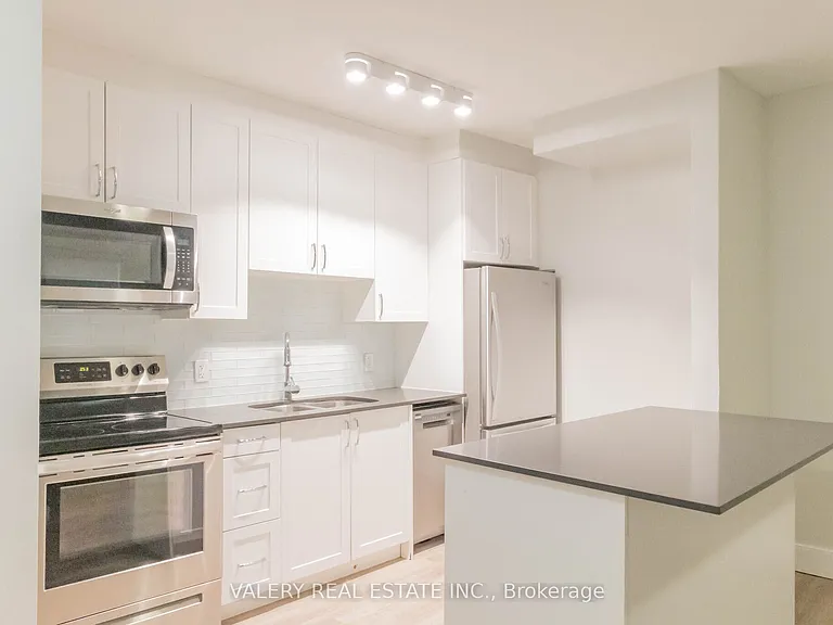 3015 Queen St E #F12 — Photo 8