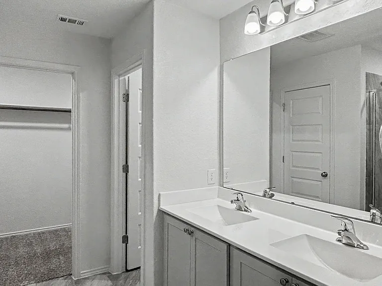 2437 Dielman Dr — Photo 7