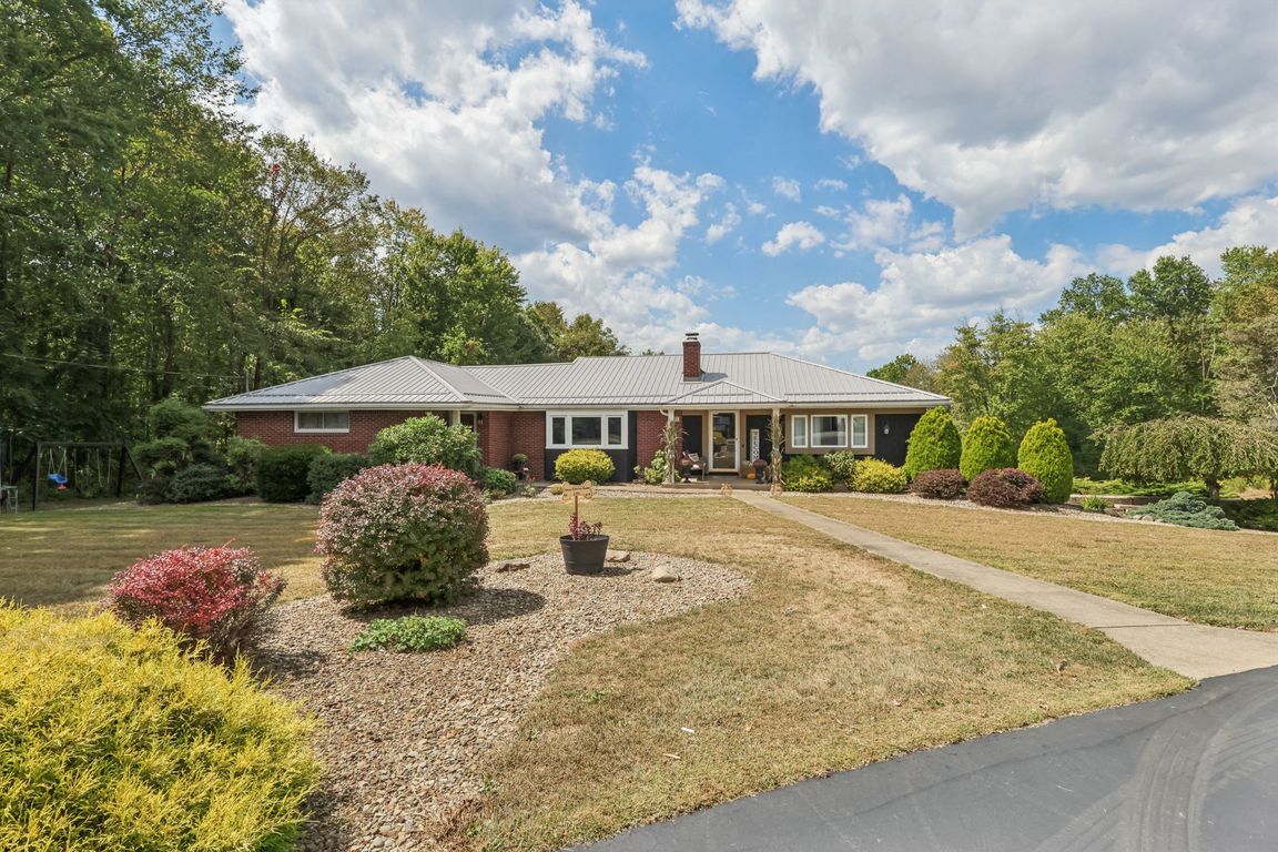 Moore Ln-S0409-001.jpg