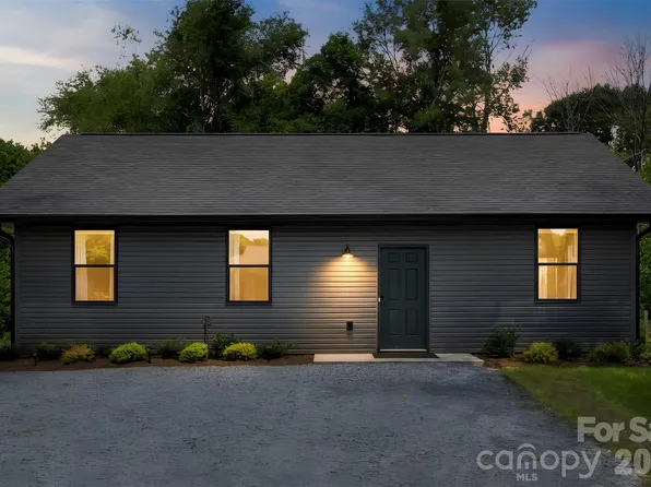 1003 College Blvd, Dallas, NC 28034
