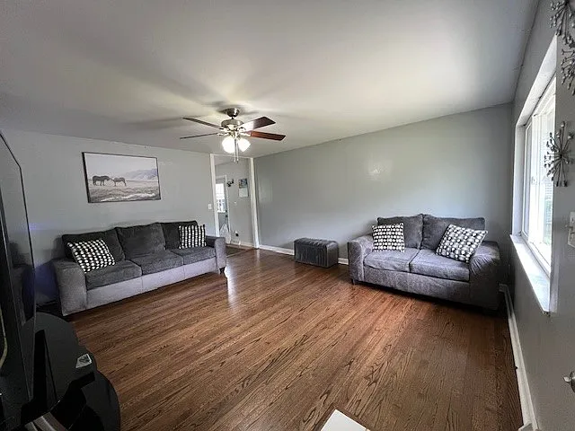 805 Hollyberry Dr — Photo 6