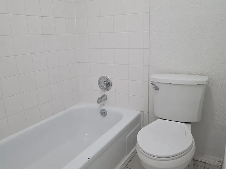 3005 Barkarian Pl — Photo 23
