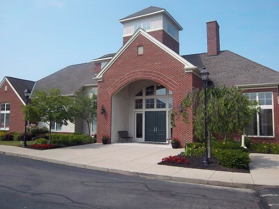 1st image of 4523 Lakes Edge APT 17