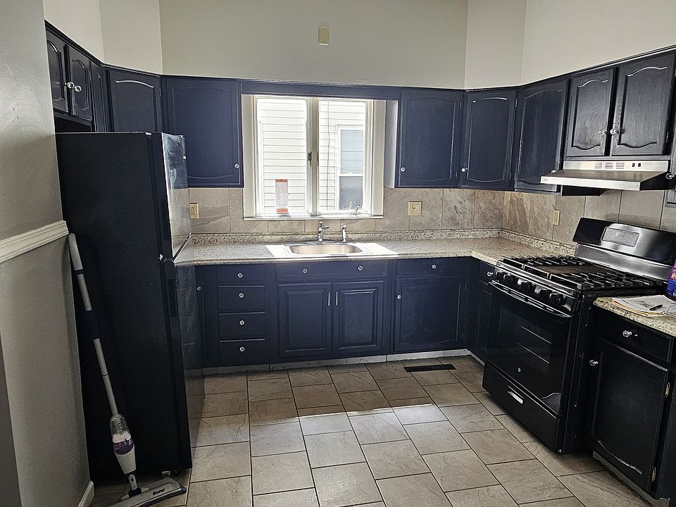 1st image of 2037 Avenue A #2