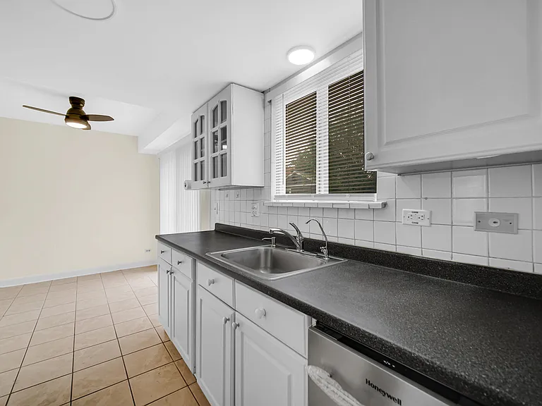 1807 Whitney Dr — Photo 11