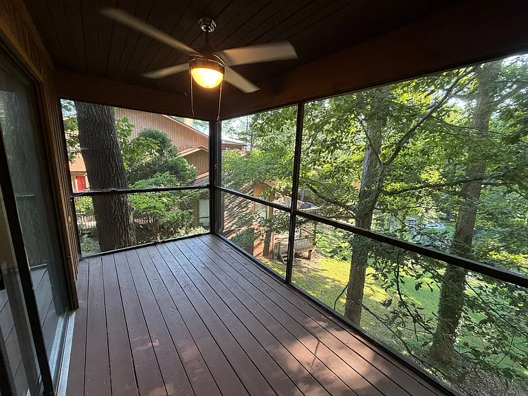 1702 Pine Tree Dr — Photo 20