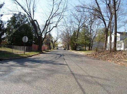 2nd image of 420 Ashbourne Ave