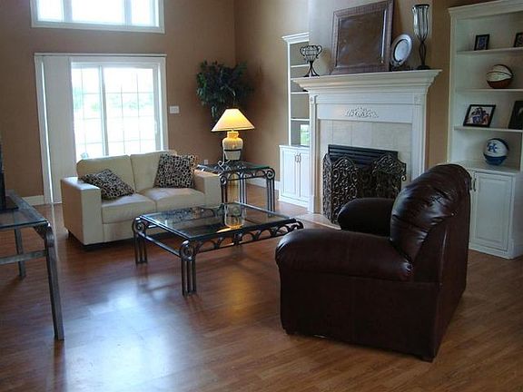 4th image of 900 Buena Vista Dr