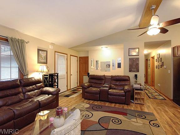 4th image of 12297 Holmden Dr NE