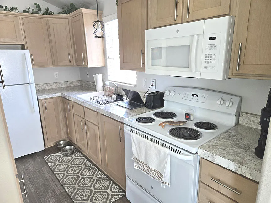 1 bed, 400 sqft, $1,195 — Photo 4