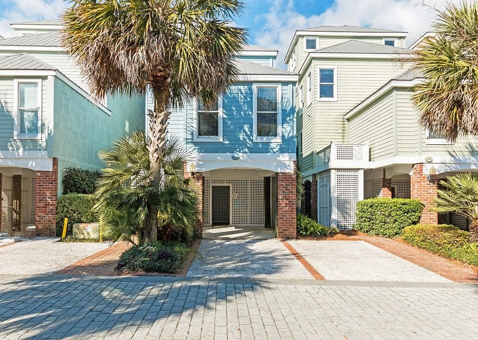 1st image of 102 Grand Pavilion Dr