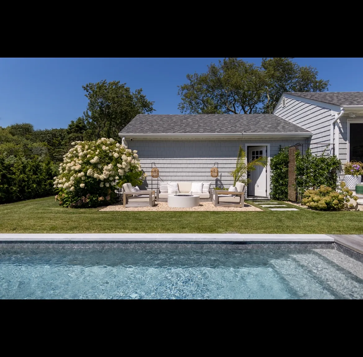 Designers Own Updated Ranch, Close To Shinnecock Golf Course! — Photo 3