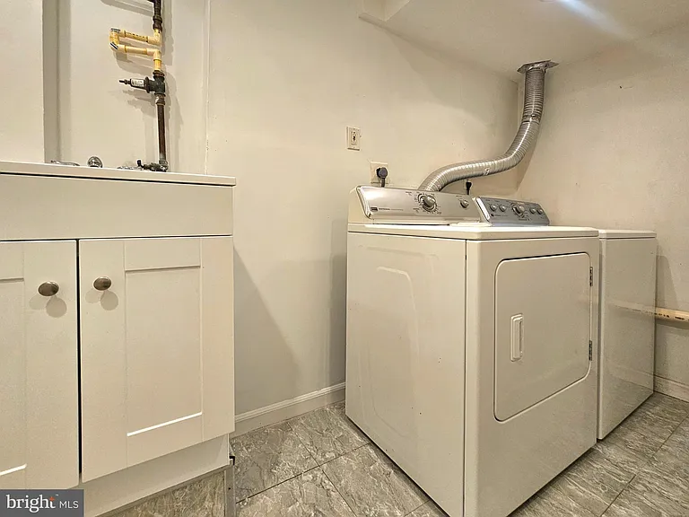 7664 Northern Oaks Ct — Photo 19