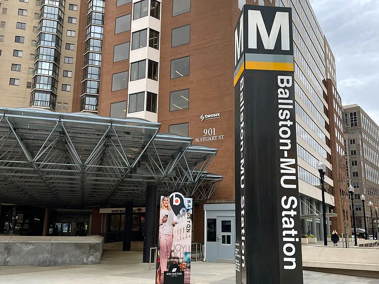 J Luna at Ballston — Photo 35