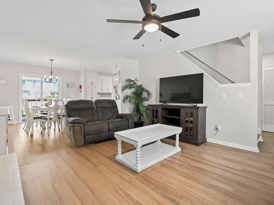 1st image of 1008 Anne St