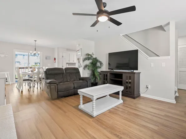 1008 Anne St, North Myrtle Beach, SC 29582