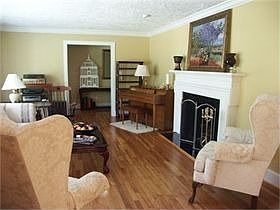 4th image of 304 Yorkshire Dr