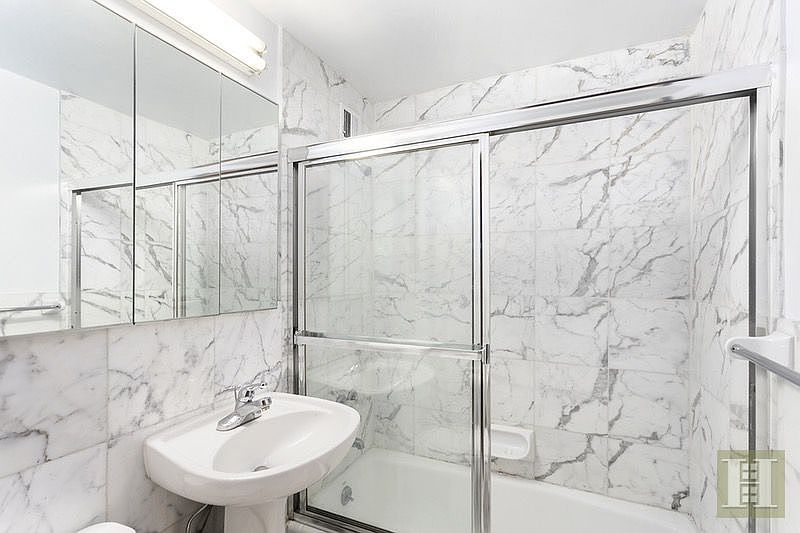 2nd image of 1570 1st Ave APT 6A