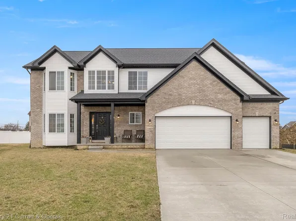 12815 Woodland Ct, Southgate, MI 48195