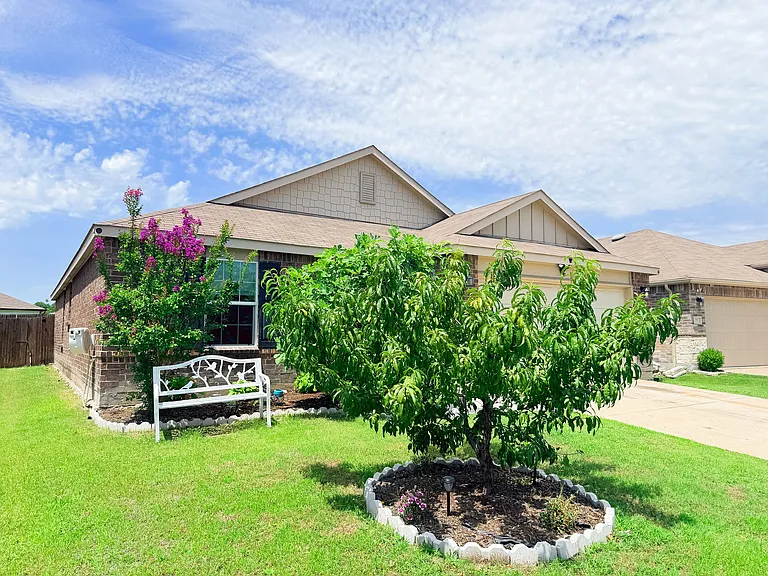 115 Waxberry Dr — Photo 3