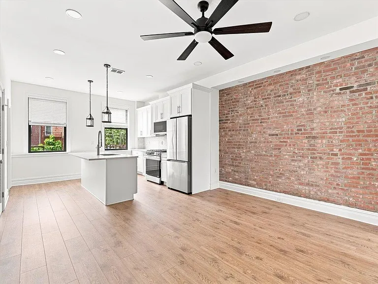155 Grand St #2 — Photo 4