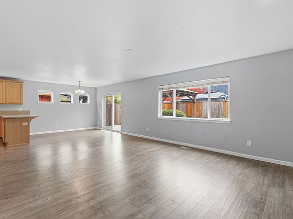 3rd image of 4236 Azalea Ave SE