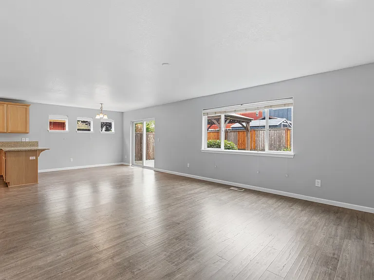 4236 Azalea Ave SE — Photo 3