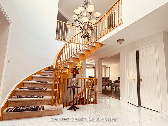 2nd image of 3 Elmsley Dr
