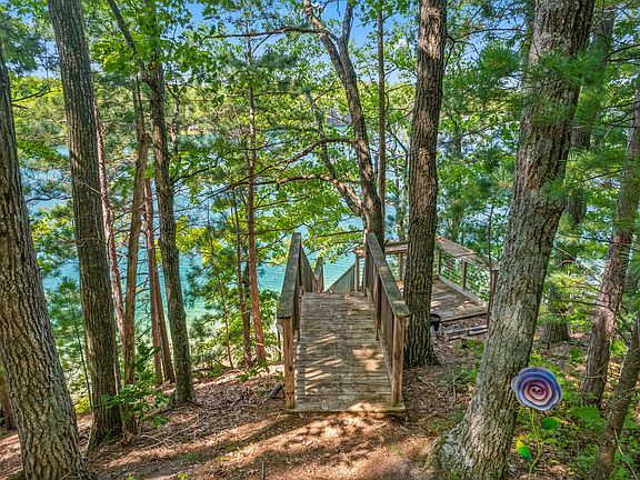 4th image of 1848 Lake Club Dr