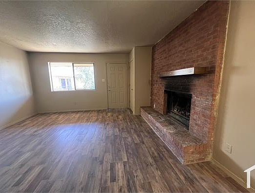 3rd image of 301 Dunes Pl SE #3